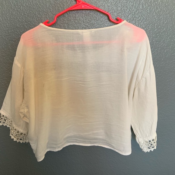 White crop top - Picture 3 of 4